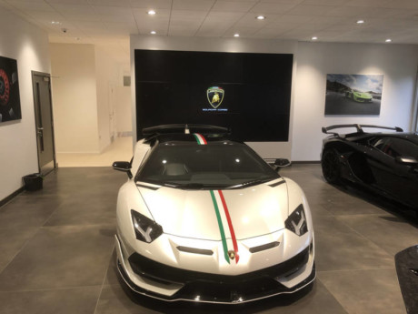 Bentley Lamborghini Hatfield. Car display
