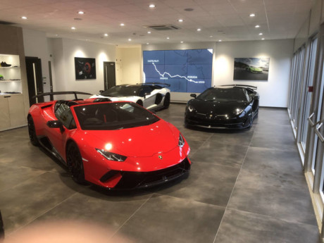 Bentley Lamborghini Hatfield. Car display