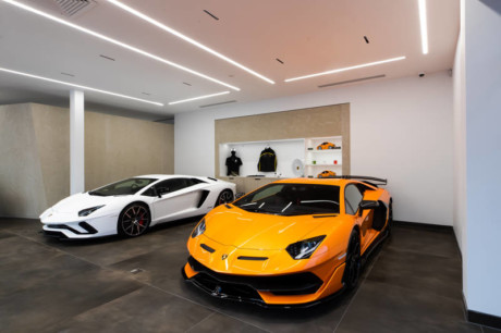 Lamborghini Pangbourne - car display