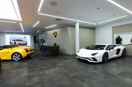 Lamborghini Pangbourne - car display