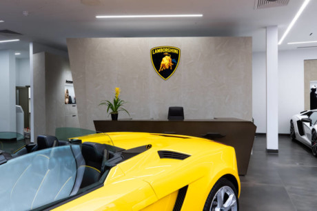 Lamborghini Pangbourne - reception